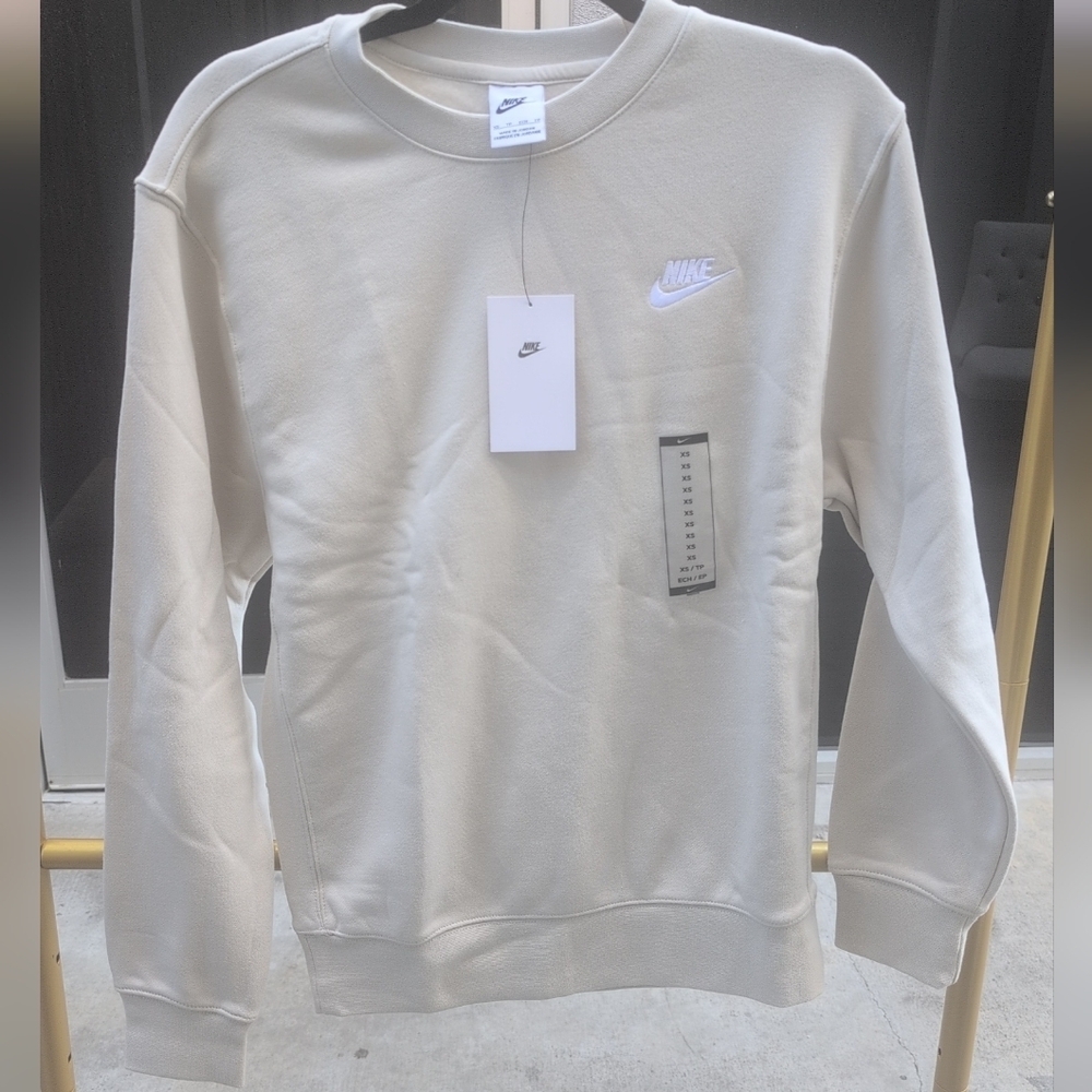 Nike Men’s Sportswear Club Fleece Crewneck Sweatshirt in Off-White Size XS